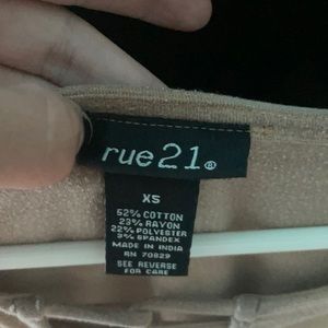 Women’s tan t-shirt